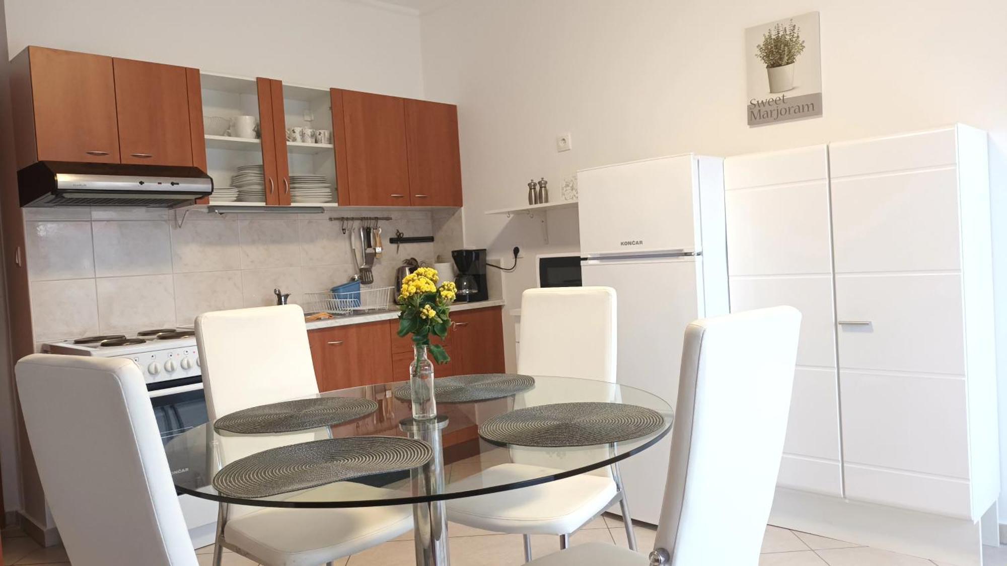 Apartman Sandra -Private Parking And Garden Zadar Dış mekan fotoğraf